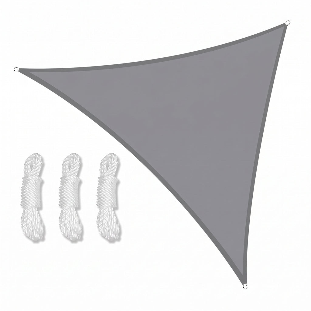 voile d'ombrage triangulaire gris clair ombrela sur fond blanc