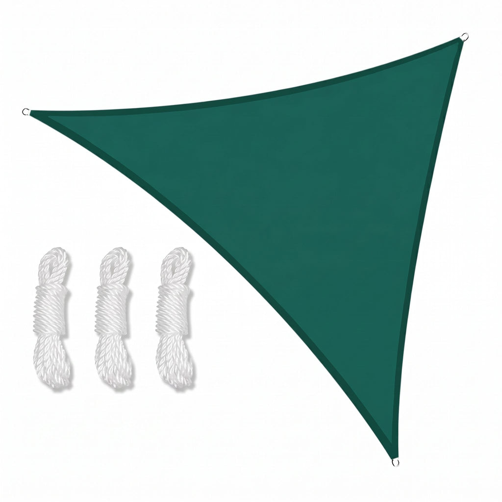 voile d'ombrage triangulaire grise clair ombrela sur fond blanc